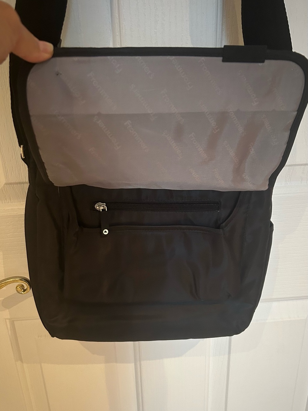 FROMMER’S by LUG Unisex Crossbody Messenger Travel Bag, Black - Picture 3 of 9